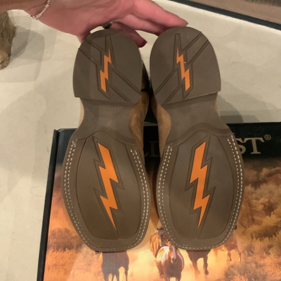 Old West boys Boots size 4, worn once for a wedding. Excellent condition - Picture 5 of 7